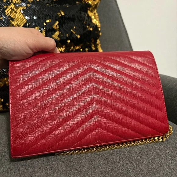 SOLD

Yves Saint Laurent Red Chevron Leather Wallet on Chain - Picture 4 of 13